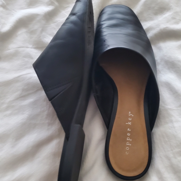 Copper Key  Traveler Mule, Size 9 - Picture 4 of 5